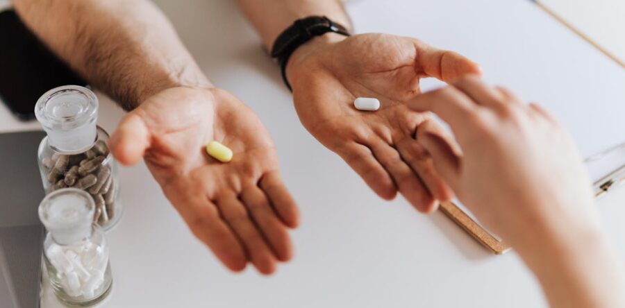 Comment choisir la caisse enregistreuse parfaite pour une petite pharmacie ?