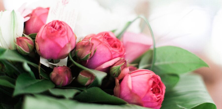 Comment une caisse pour commerce saisonnier s’ajuste aux pics de la Saint-Valentin et de la Fête des Mères ?