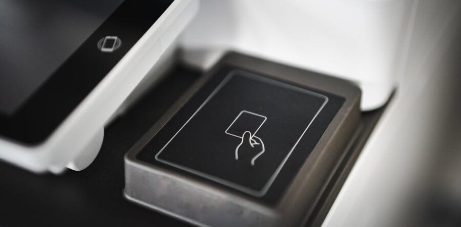 Comment choisir votre distributeur de caisse enregistreuse ?